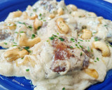 Foto del paso 6 de la receta: Carrillada en salsa cremosa de roquefort con anacardos caramelizados al chocolate