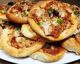 A picture of step 3 of Person Tikka pizza.