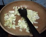 Foto langkah ke 3 dari resep Martabak tortilla jamur.