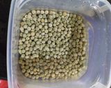 A picture of step 1 of Peas Curry.