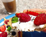 Foto del paso 7 de la receta: Tartaletas veganas saludables de coco 🥥 y frutas 🍓🫐🍃