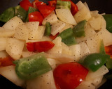 Foto del paso 2 de la receta: Patatas y pimientos con huevos