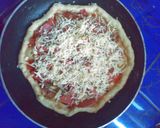 Foto langkah ke 6 dari resep Pizza homemade simple teflon.