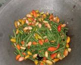 Foto langkah ke 3 dari resep Tumis Kulit Melinjo Kacang Panjang.