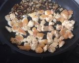Foto del paso 3 de la receta Aguacates rellenos de pollo y champiñones