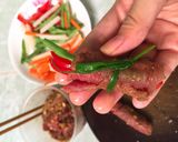 Hình bước làm 4 của món Bò cuộn rau củ