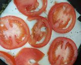 Foto del paso 3 de la receta Tortilla de espinacas, rellena de tomate natural y queso