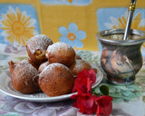Foto del paso 4 de la receta: Buñuelos de dulce de leche🌧
