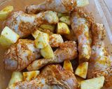 Foto del paso 3 de la receta: Pollo con paprika y papas al horno