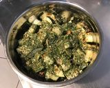 Une image de l'étape 3 de Saucisses de Toulouse grillées courgette épicée et herbes aromatiques.