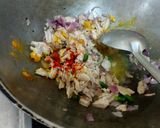 A picture of step 2 of Chicken spring roll.