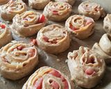 Teljes kiőrlésű pizzás csiga recept fázis 6 fotója