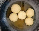 Foto langkah ke 7 dari resep Donat Tape Tanpa Telur.