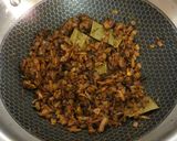 A picture of step 7 of Dahi Bhindi.