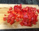 Foto del paso 3 de la receta Rollitos de tortilla con salsa de pimiento