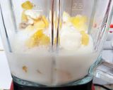A picture of step 1 of My Tropical Milk Shake. 😎.