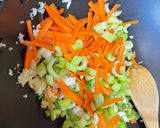 A picture of step 7 of Thin noodles Chicken Chowmein.