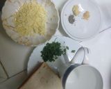 A picture of step 1 of Onion soup.