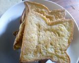 A picture of step 1 of Bread avocado salad.