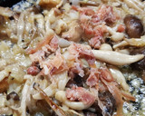 Foto del paso 7 de la receta: Calamares rellenos de habitas y setas con jamón serrano