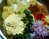A picture of step 3 of Ragda Patties.