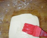 A picture of step 3 of Madakku pathiri(folded roti).