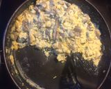 Φωτογραφία βήματος 4 της συνταγής Scrambled eggs και μανιτάρια