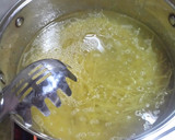 Foto del paso 1 de la receta: Tortilla de tallarines con papas fritas