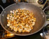 A picture of step 4 of Roasted Fox Nuts.