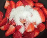 Foto langkah ke 2 dari resep Korean Milk Strawberry 🍓.