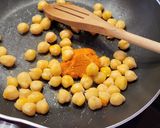 Foto del paso 3 de la receta Garbanzos en ensalada con sobrasada, butifarra y huevo