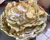 Une image de l'étape 5 de Salade castelfranco a l ail des ours et oignon rouge.