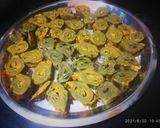 अळू वडी (alu vadi recipe in marathi) रेसिपी स्टेप 7 फोटो