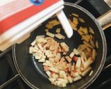 A picture of step 5 of Apple pie oatmeal.