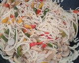 Foto del paso 2 de la receta: Fideos cremosos con verduras y champiñones