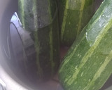 Foto del paso 1 de la receta: Zapallos italianos rellenos (carne de pavo-arroz) 🍀