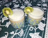 A picture of step 3 of Kiwi Lemonade.