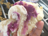 Roti isi ubi ungu