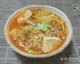 Hình bước làm 7 của món Canh kim chi giá tương 김치콩나물국