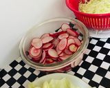 Foto del paso 1 de la receta: Ensalada de Rabanito con Lechuga y Repollo! 🥗