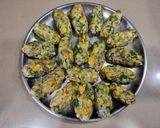 व्हेजी चिजी ब्रेड रोल्स (Veggie Cheesy Bread Rolls Recipe In Marathi) रेसिपी स्टेप 3 फोटो 
