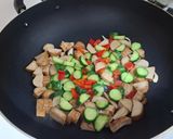 最受歡迎的便當菜料理-沙茶炒素雞丁的食譜步驟2照片