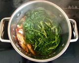 Hình bước làm 2 của món Canh ghẹ rau muống