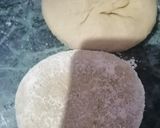 A picture of step 4 of Aloo paratha.