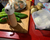Foto del paso 1 de la receta: Salmón con patatas fritas y pimientos fritos