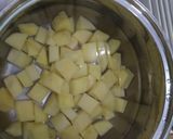 Foto langkah ke 1 dari resep Semur kentang #berburucelemekemas #resolusi2019.