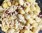 A picture of step 7 of Makhana Bhel.
