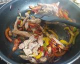 Foto del paso 5 de la receta: Pavo con pimientos