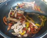 Foto del paso 5 de la receta: Pavo con pimientos