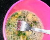 A picture of step 3 of Spinach mushroom omelette with flavour of garlic.